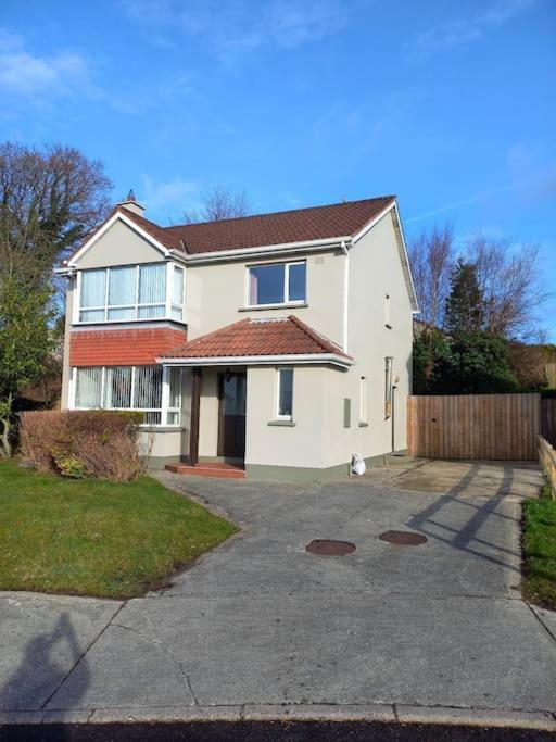 Large 4Bed Available Long-Term In Letterkenny Villa Exterior photo