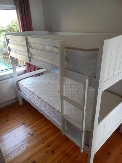 Large 4Bed Available Long-Term In Letterkenny Villa Exterior photo