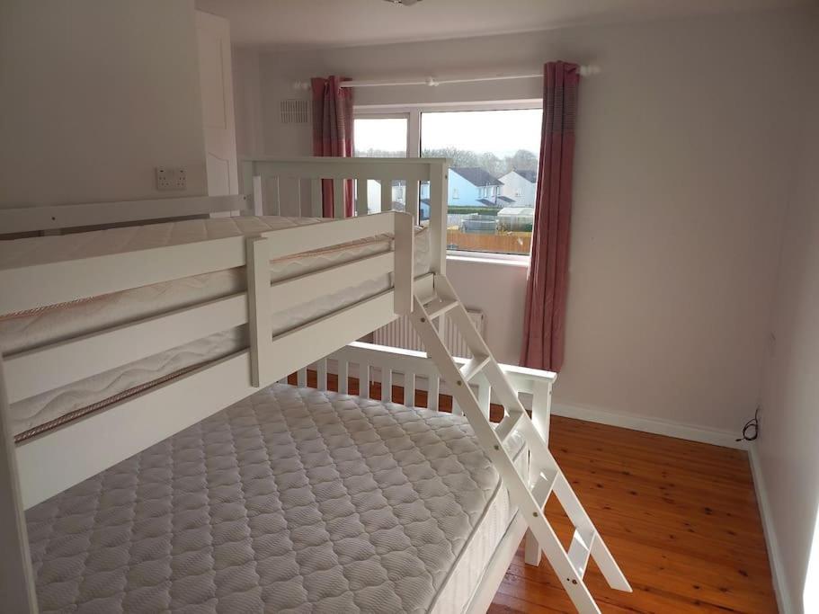 Large 4Bed Available Long-Term In Letterkenny Villa Exterior photo